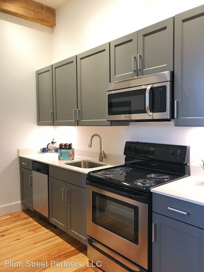 Building Photo - 1 br, 1 bath Apartment - 429 3rd Street