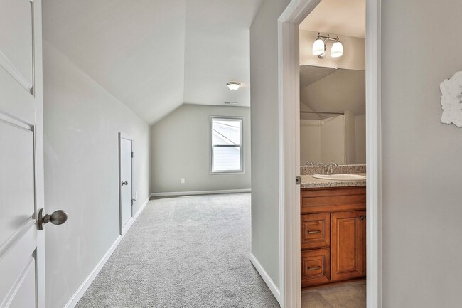 Building Photo - Spacious 5BR Home in Senoia — Golf Cart to Downtown