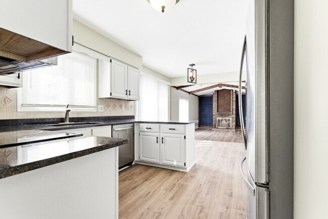 Building Photo - 25845 Buckminster Dr