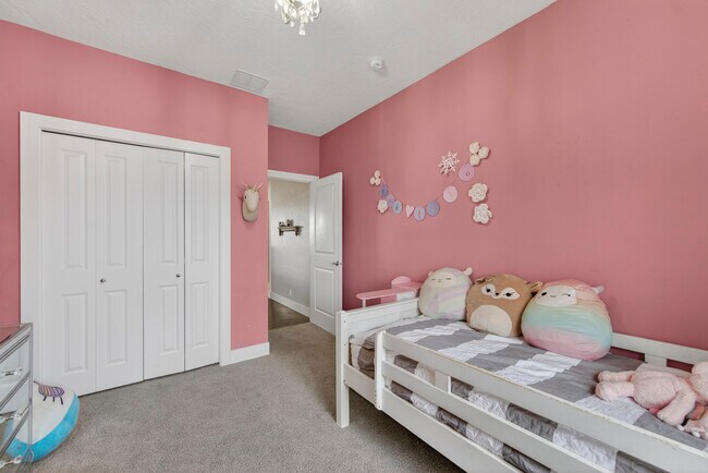 Building Photo - 2110 S Herron Dr