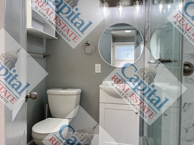 Building Photo - Cozy 2 Bedroom