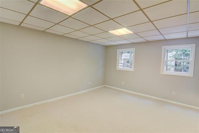 Building Photo - 639 Lakeshore Dr NW