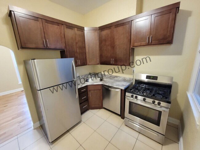 Building Photo - 5714 7th Ave