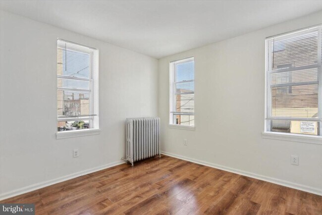 Building Photo - 714 Tasker St