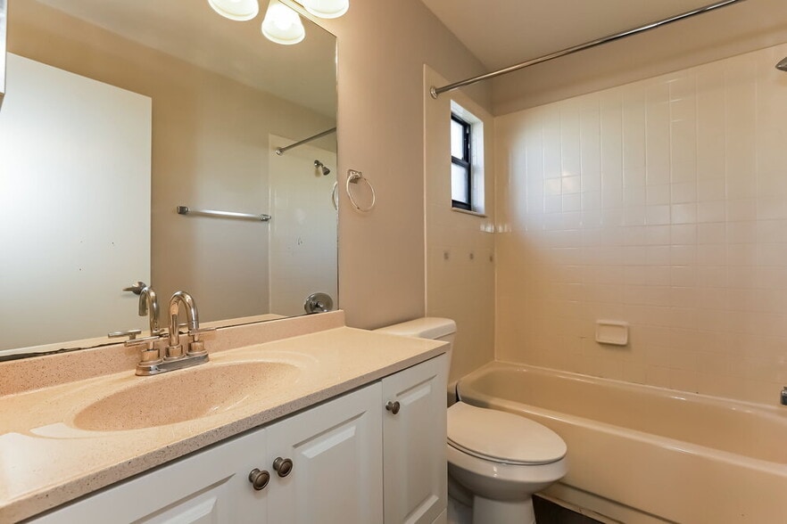 Building Photo - 11504 Smokethorn Dr