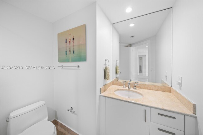 Building Photo - 1331 Brickell Bay Dr