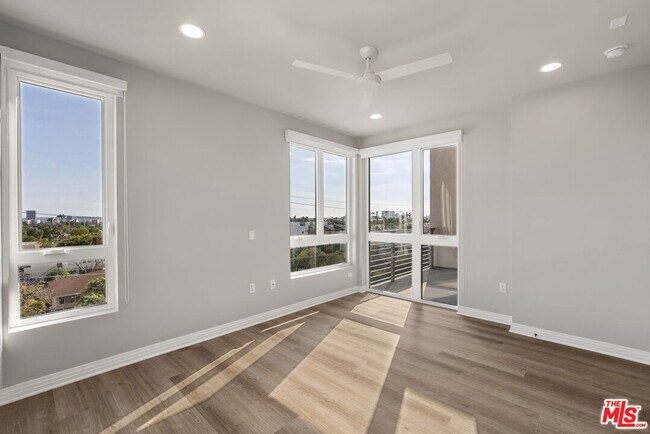 Building Photo - 7428 Santa Monica Blvd