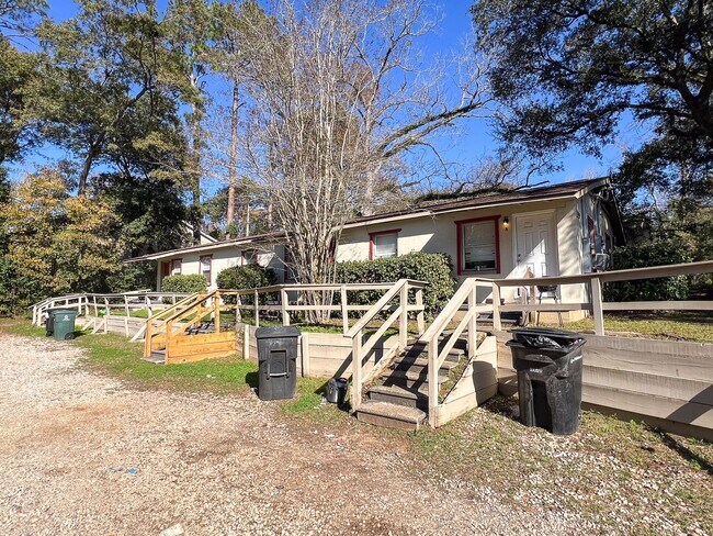Building Photo - 1410 Nylic St