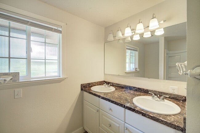 Building Photo - 3Bd/2Ba Renton House