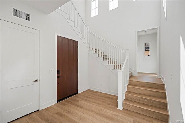 Building Photo - 123 AWNING