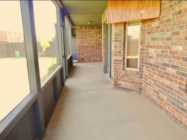 Building Photo - 566 W Alamo Ct Way