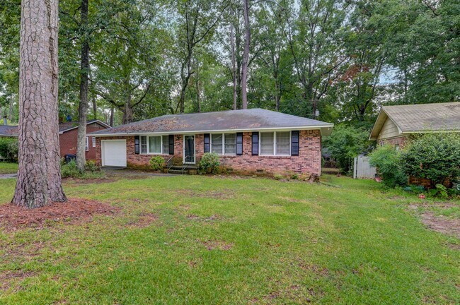 Building Photo - Newly Updated 3 Bedroom Home with Spacious...