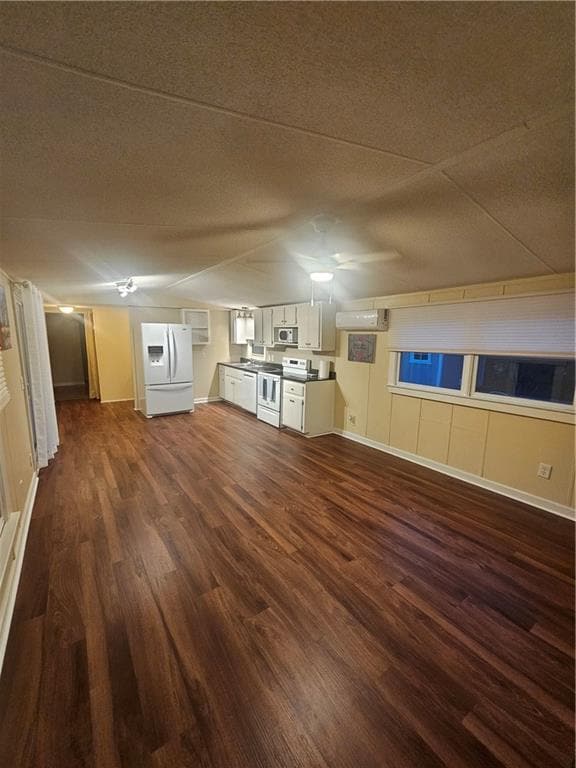 Building Photo - 1201 Floyd Dr NE