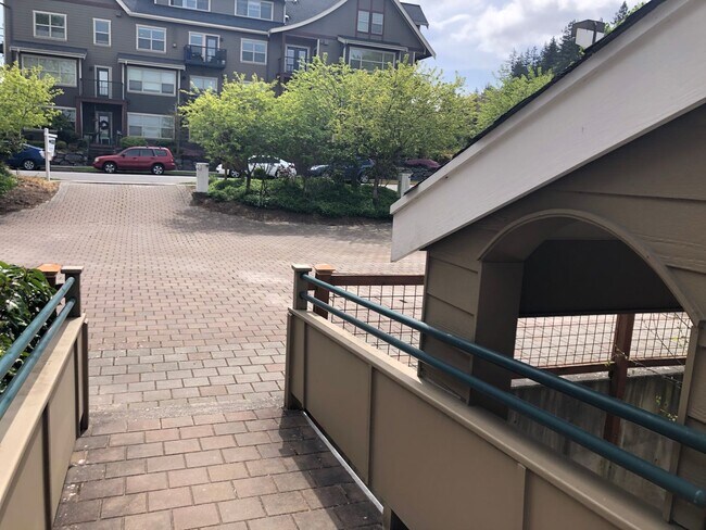 Building Photo - 3 Bed 2 Bath Condo in Bellingham near WWU