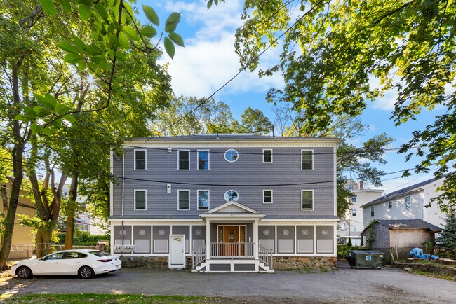 Building Photo - 40 Harding Rd