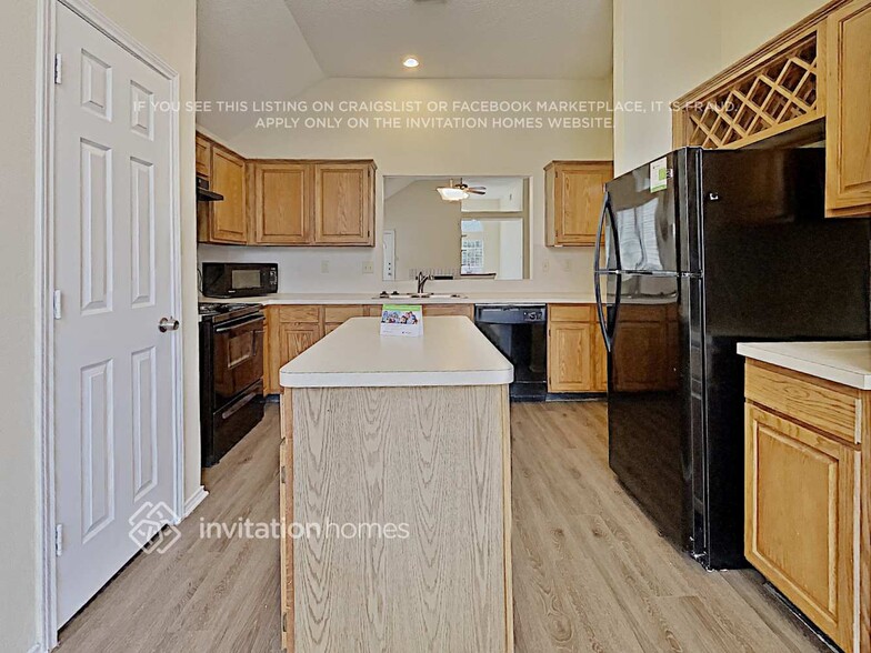 Building Photo - 8512 Sabinas Trail