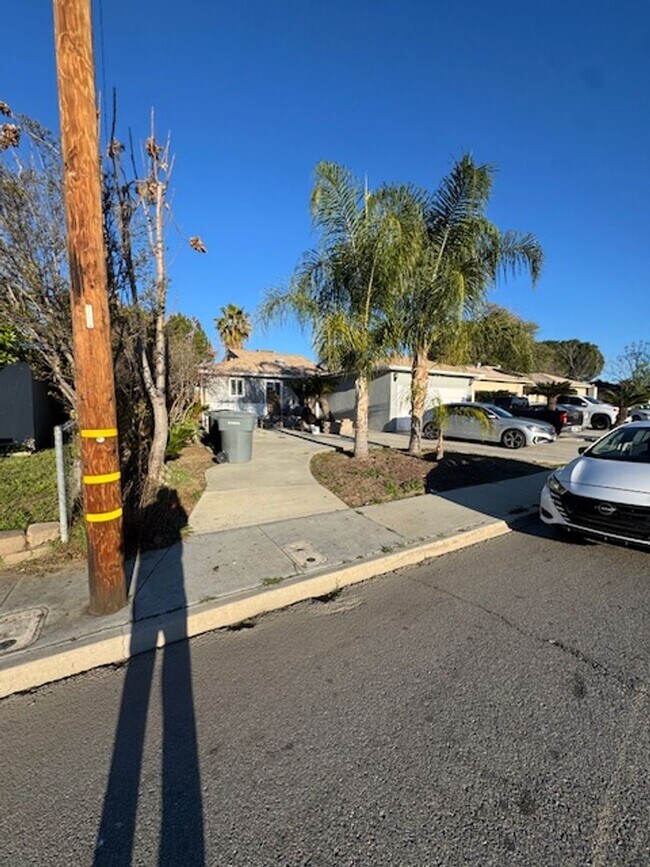 Building Photo - Single Story Cozy Home in San Jacinto