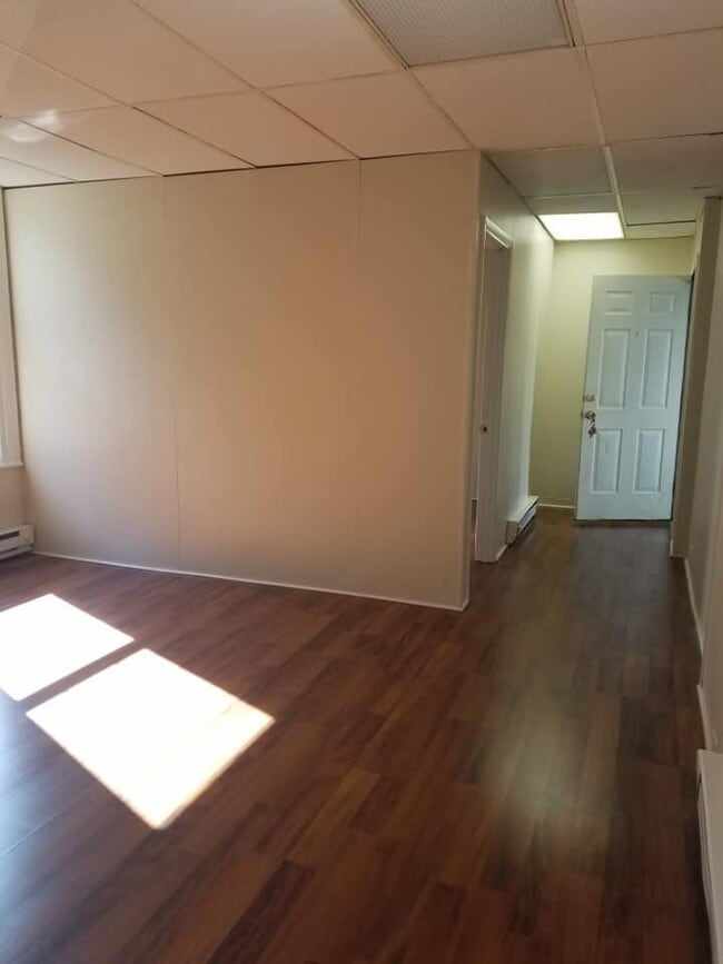 Building Photo - Second Ave