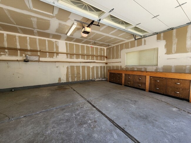 Building Photo - Rohnert Park Home with Large Fenced Yard