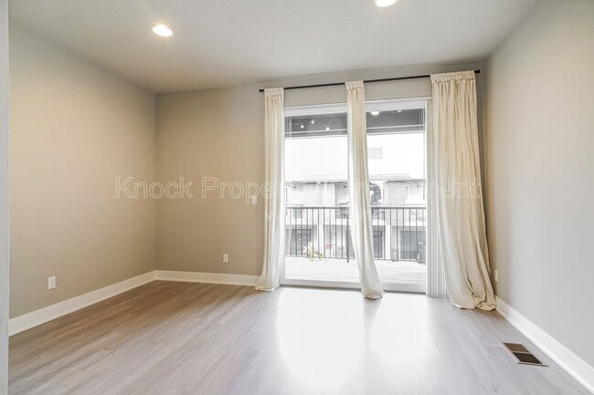 Building Photo - 17346 SW Kite Ln