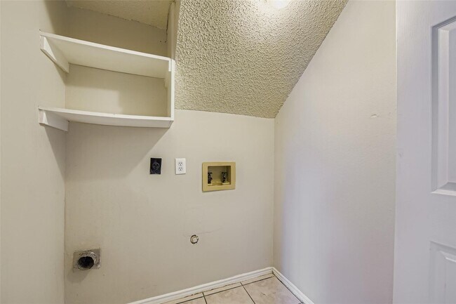 Building Photo - First month free in Lewisville