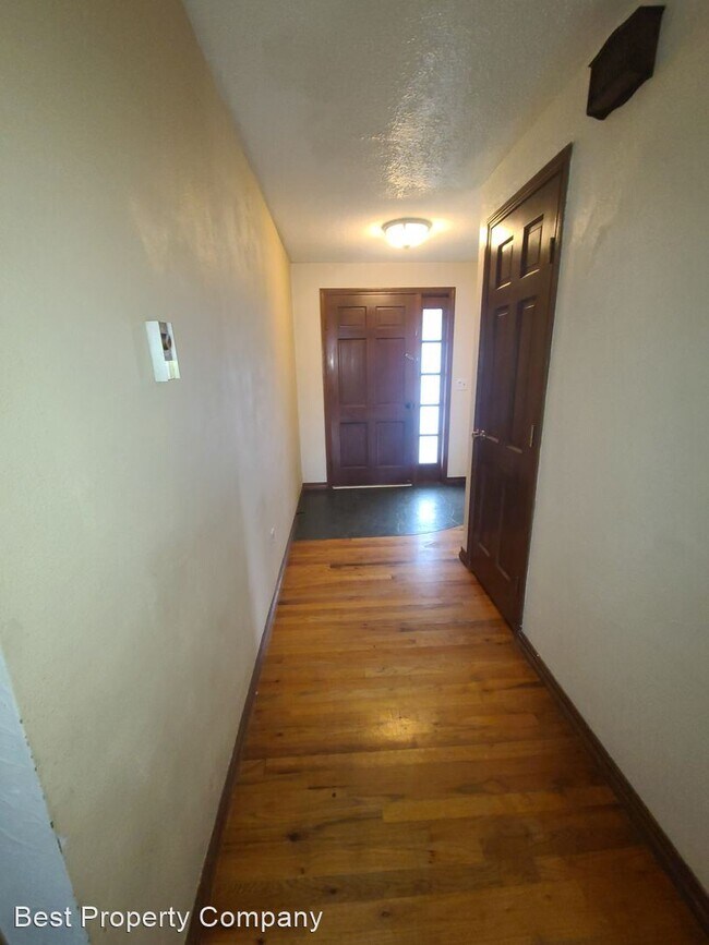 Building Photo - 4 br, 2 bath House - 237 Stadium Drive South