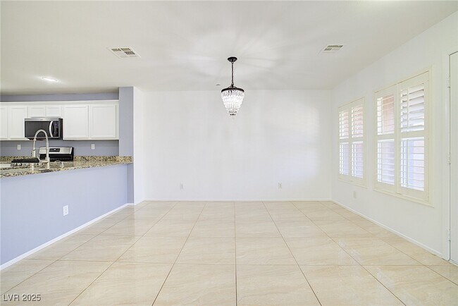 Building Photo - 2120 Waterlily View St