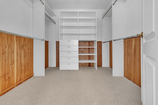 Building Photo - 12 Bergamo