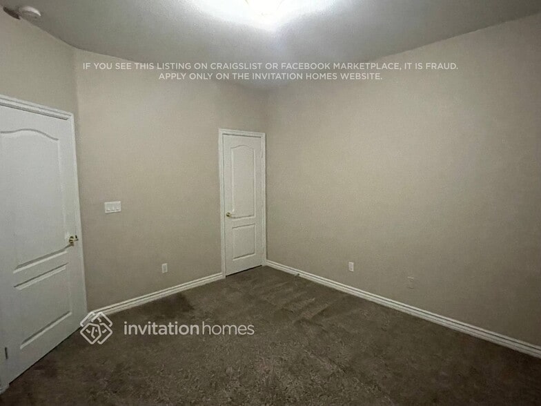 Building Photo - 5492 Oatfield St