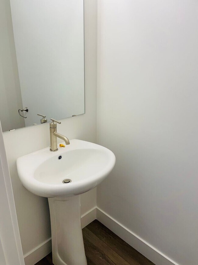 Building Photo - New Construction Townhome in Prime Riverton Location