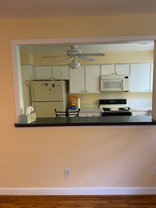 Building Photo - 500 E Lancaster Ave