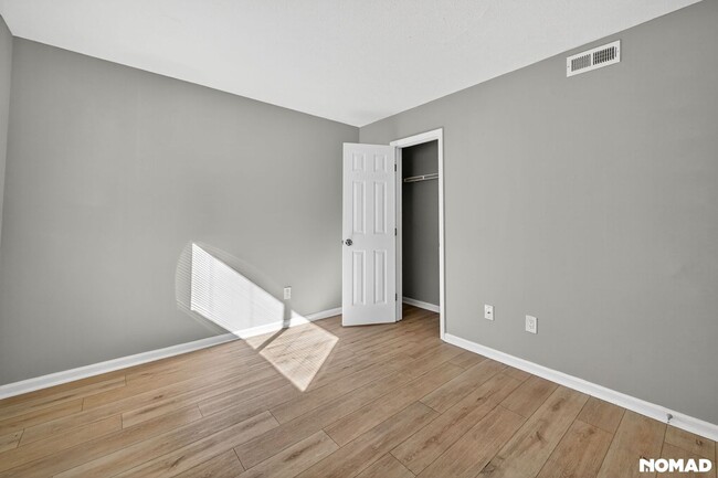 Building Photo - 209 Sunn Aire Ct