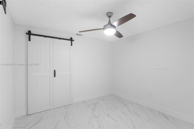Building Photo - 2515 W 65th St