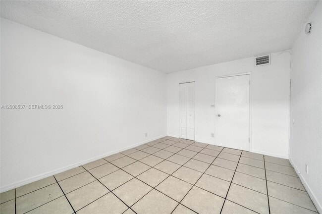 Building Photo - 801 NW 47th Ave