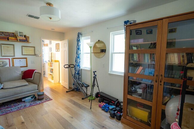 Building Photo - 3276 Shannon Lakes Dr N