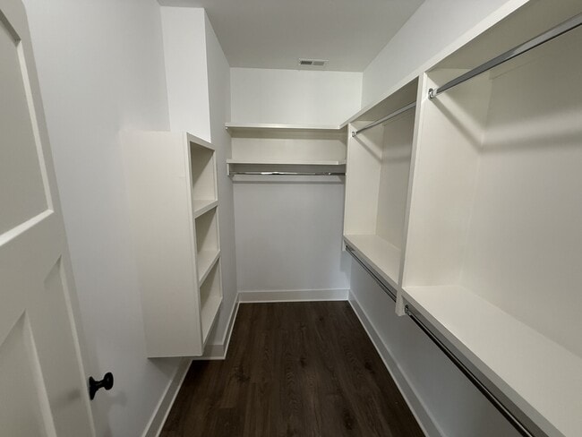 Building Photo - 1009 W Main St