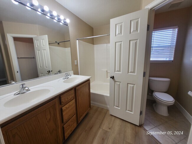 Building Photo - 1041 Big Oak Flat Ct