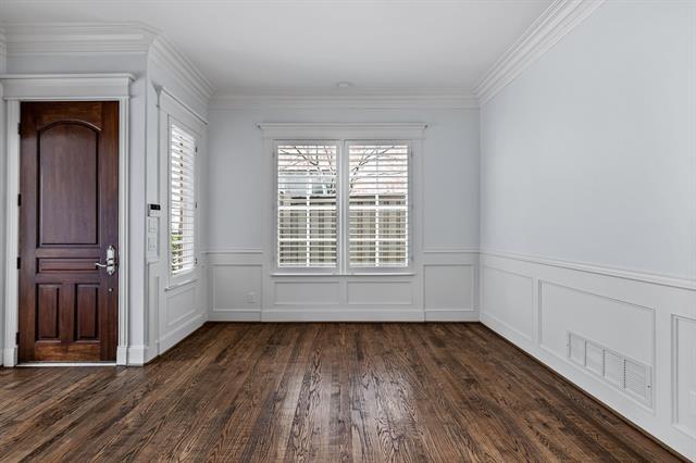 Building Photo - 4318 University Blvd