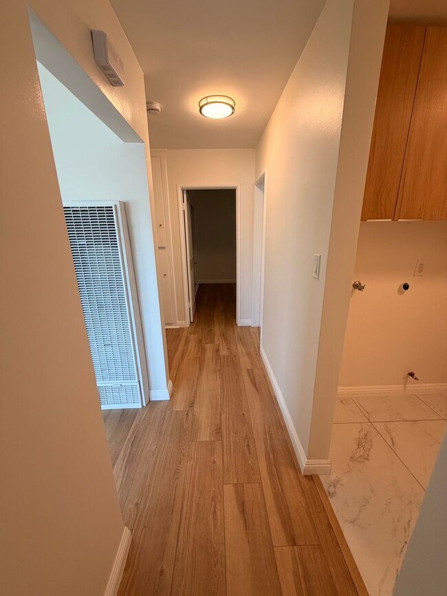 Building Photo - Completely Remodeled 2 Bed, 1 Bath in San Pedro w/ Garage Parking!