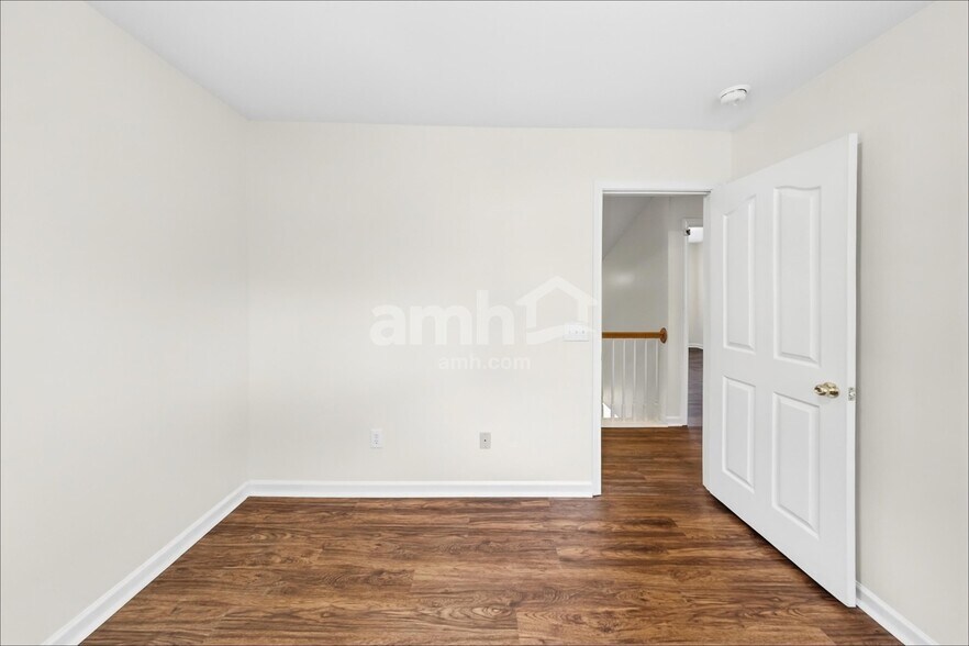 Building Photo - 1202 Haden Dr
