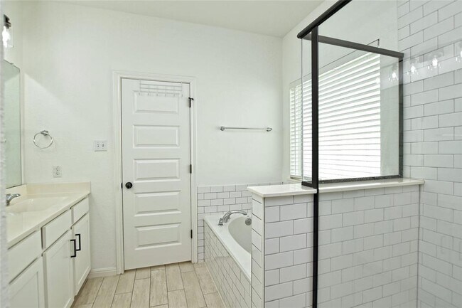 Building Photo - 17709 Shafer Dr