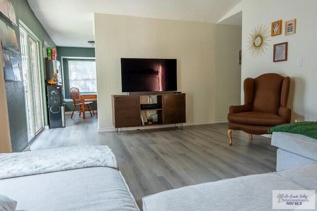 Building Photo - 1809 S Williams Ln