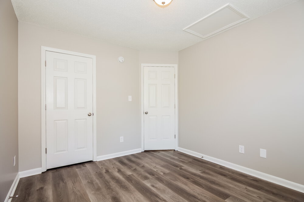 Building Photo - 2222 Sloan Dr