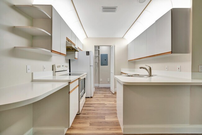 Building Photo - 8356 SE Croft Cir