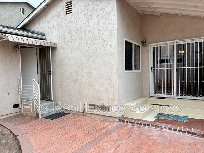 Building Photo - 621 2nd Ave