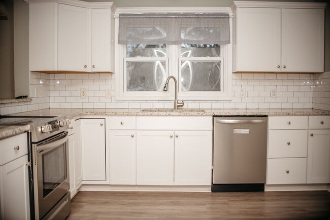 Building Photo - 1449 Jill Dr