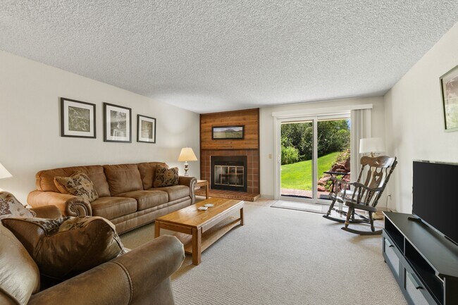 Building Photo - 2822 Hager Ln
