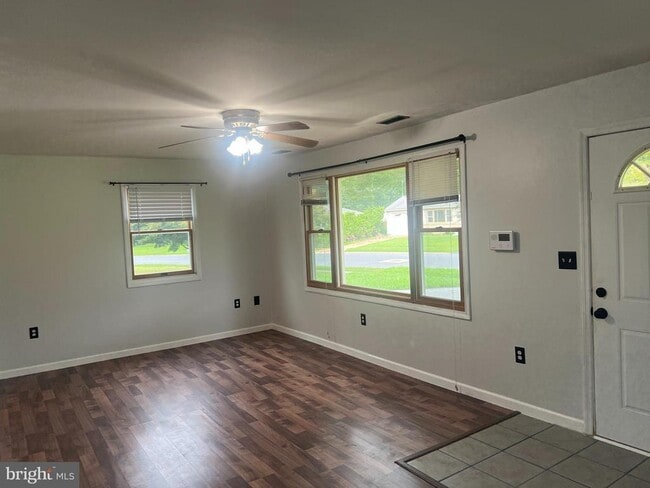 Building Photo - 211 N Brownleaf Rd
