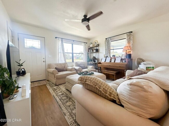 Building Photo - 412 W 18th Ct