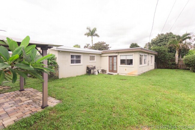 Building Photo - 938 Arlington Dr
